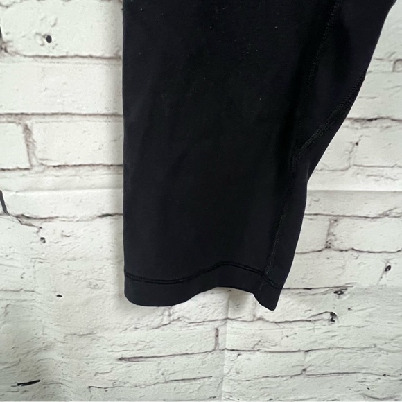 Lululemon Size 8 Black Crop Leggings High Waist - Picture 4 of 6